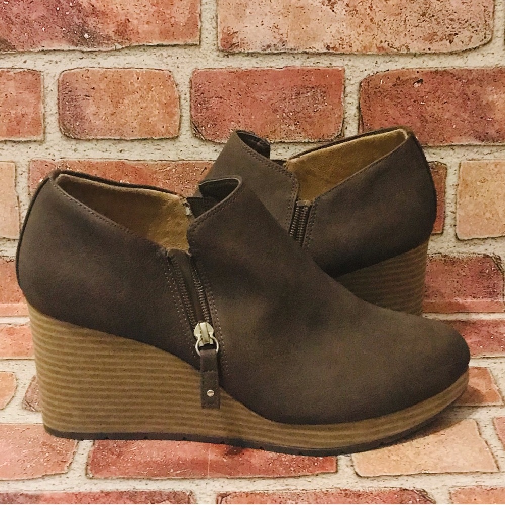 Dr. Scholl's Women's Whats Up Brown Wedge Comfort Side Zip Ankle Bootie Sz-10